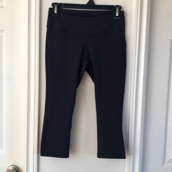 New balance capris size small new condition - Picture 2 of 4